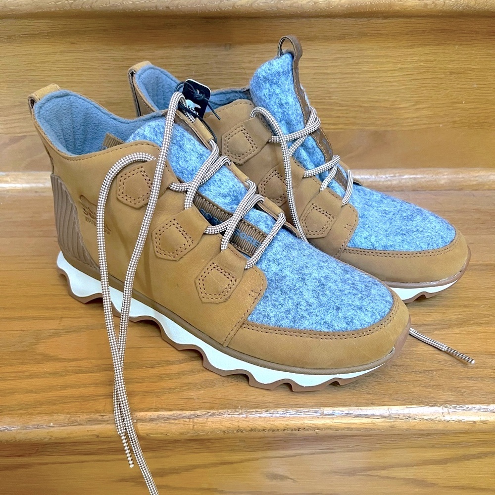 Sorel Kinetic Caribou Shoes
